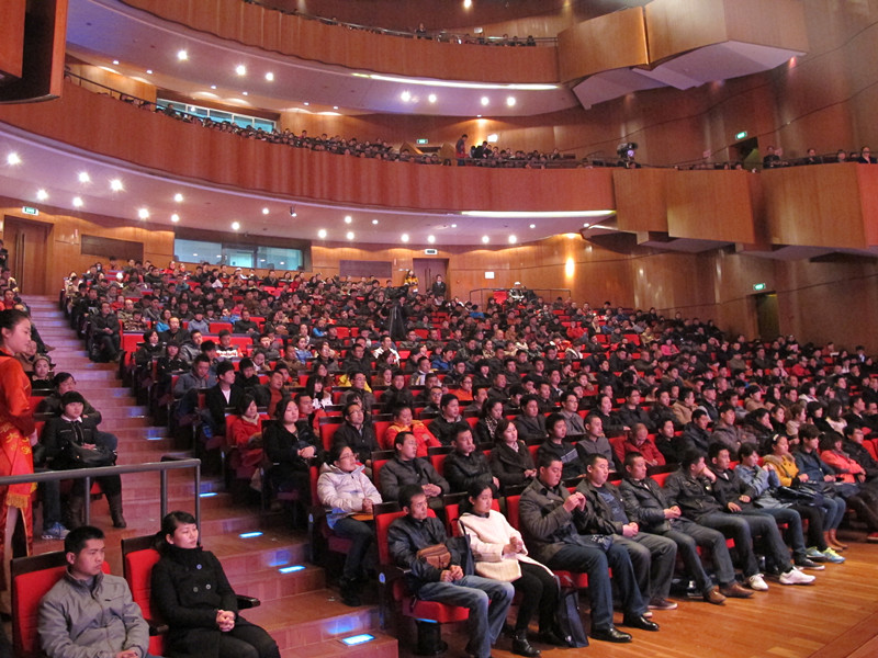 澳门在线182ty在音乐厅举行2013年春季开放教育新学员开学典礼