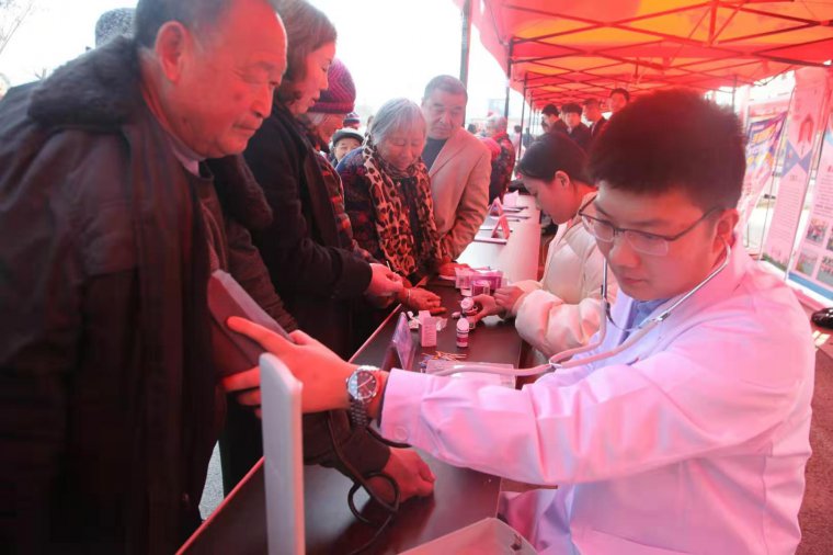 推拿测血糖血压,学以致用展风采