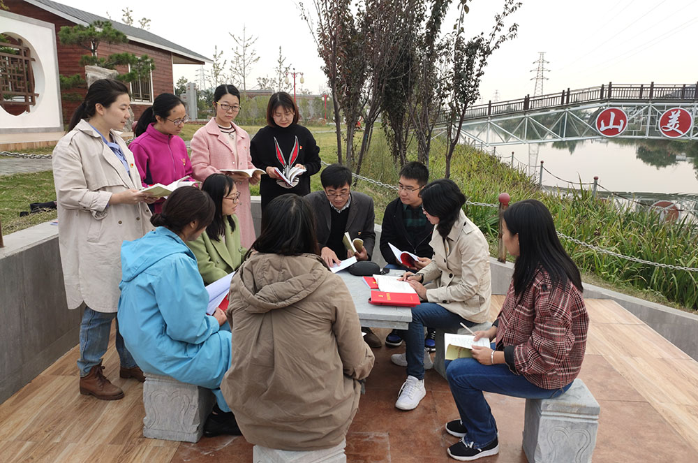 重温入党誓词，牢记初心使命 —建艺学院党支部“不忘初心，牢记使命”主题教育党日活动