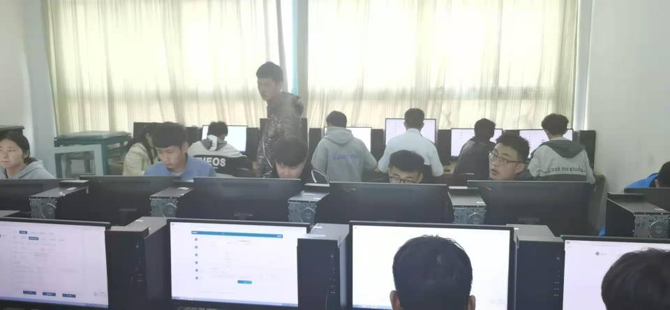 我校圓滿完成2021年對口單招報(bào)名工作